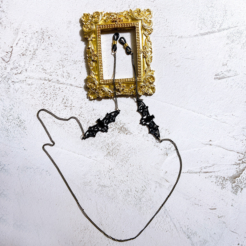 Jewelry holder chain with intricate details Kalsten