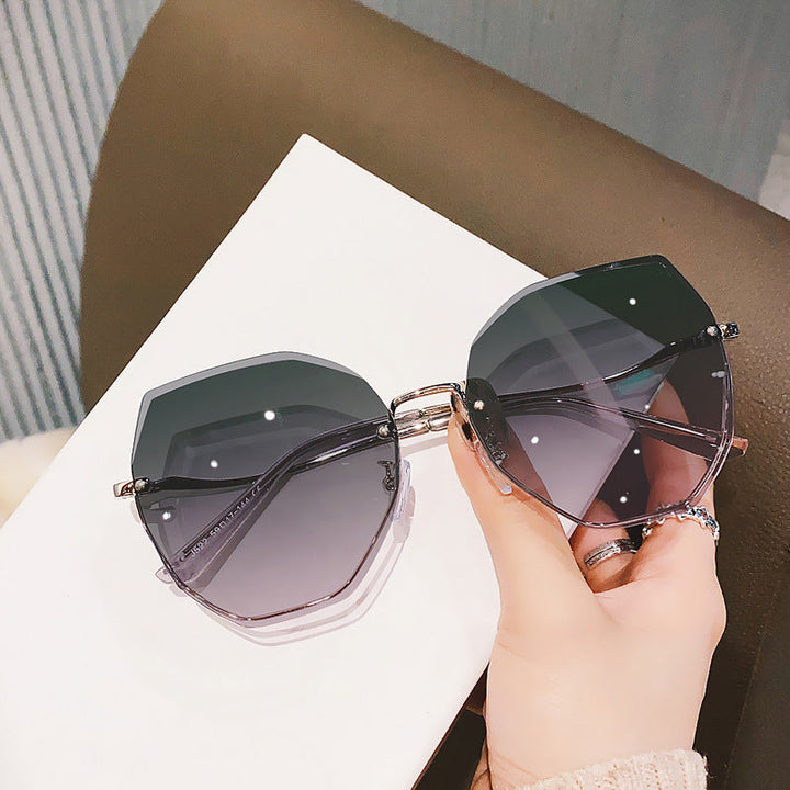 Women oversized sunglasses with stylish, faceted frame Kalsten