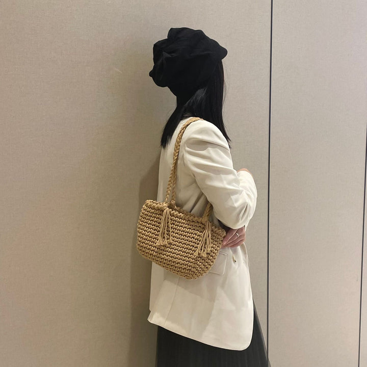 Hand-knotted shoulder bag with decorative pleating technique Kalsten