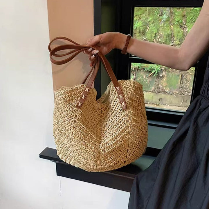 Beach bag with fashionable woven pattern and robust leather straps Kalsten