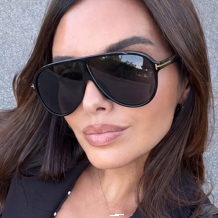 Women's large sunglasses with modern design and protective lenses Kalsten