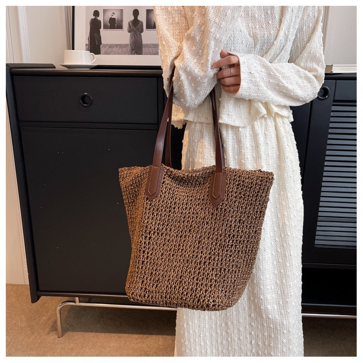 Versatile Woven Beach Bag Kalsten