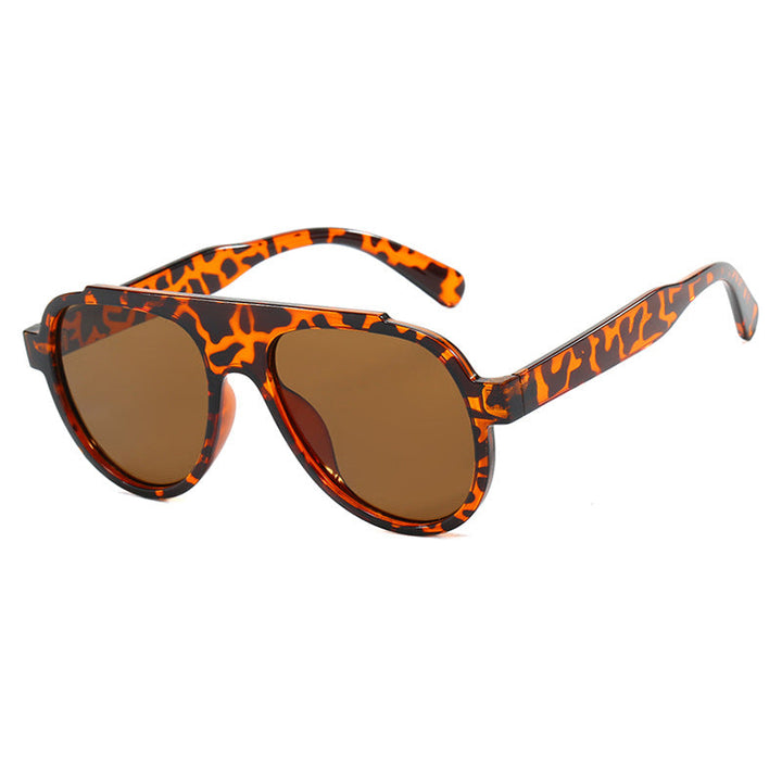 Women's stylish black sunglasses in modern design Kalsten