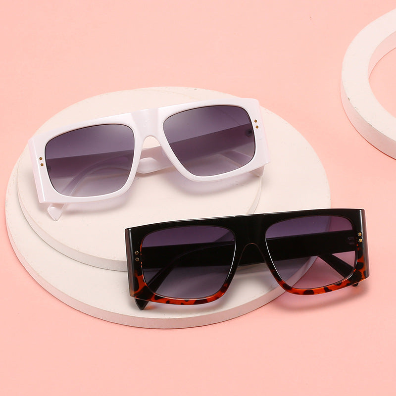 Women oversized sunglasses with stylish, narrow frame Kalsten