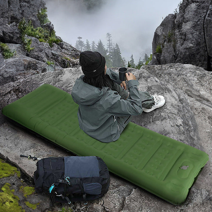 Inflatable sleeping mat with comfort and insulation mechanism Kalsten
