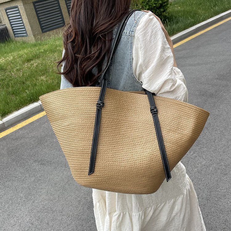 Elegant Beach Bag Made of Woven Natural Material with Leather Accents Kalsten