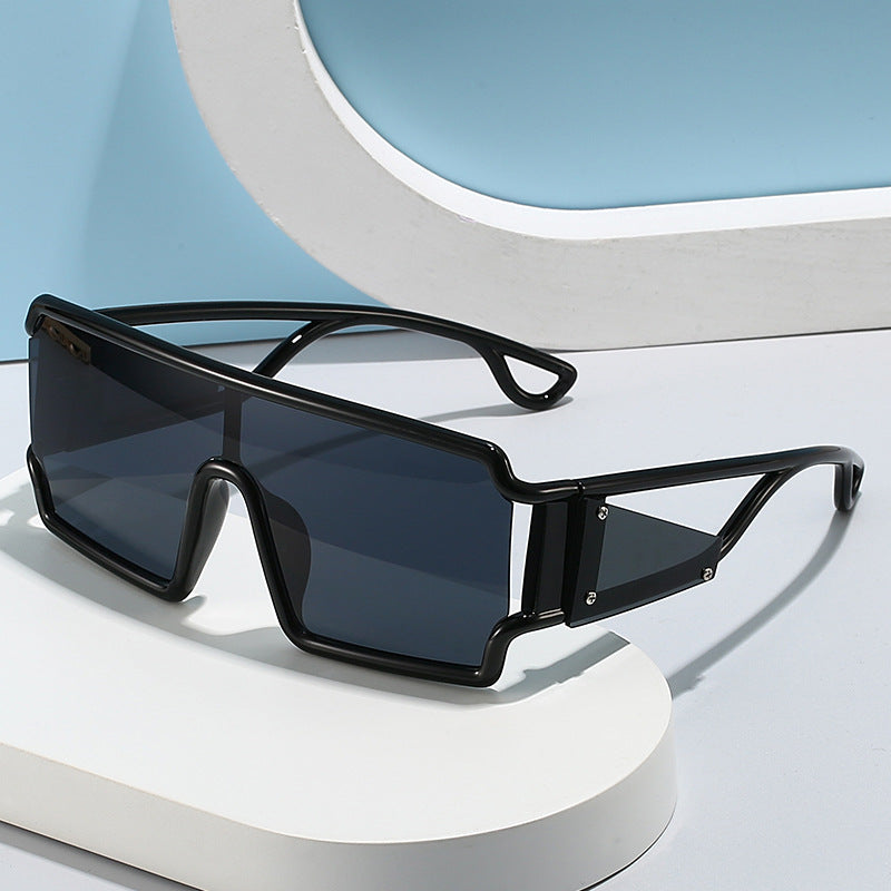 Ladies fashionable sport sunglasses with protective frame and trendy design Kalsten