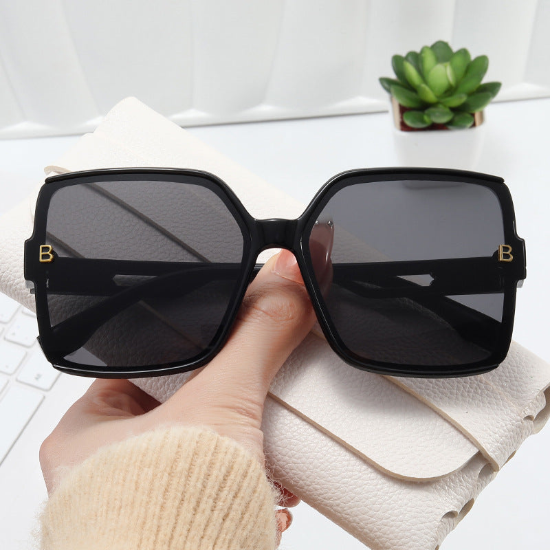 Women's fashionable oversized sunglasses with extravagant accents Kalsten