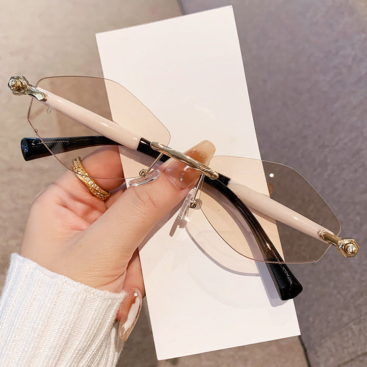 Women's futuristic sunglasses with oversized rectangular frame Kalsten