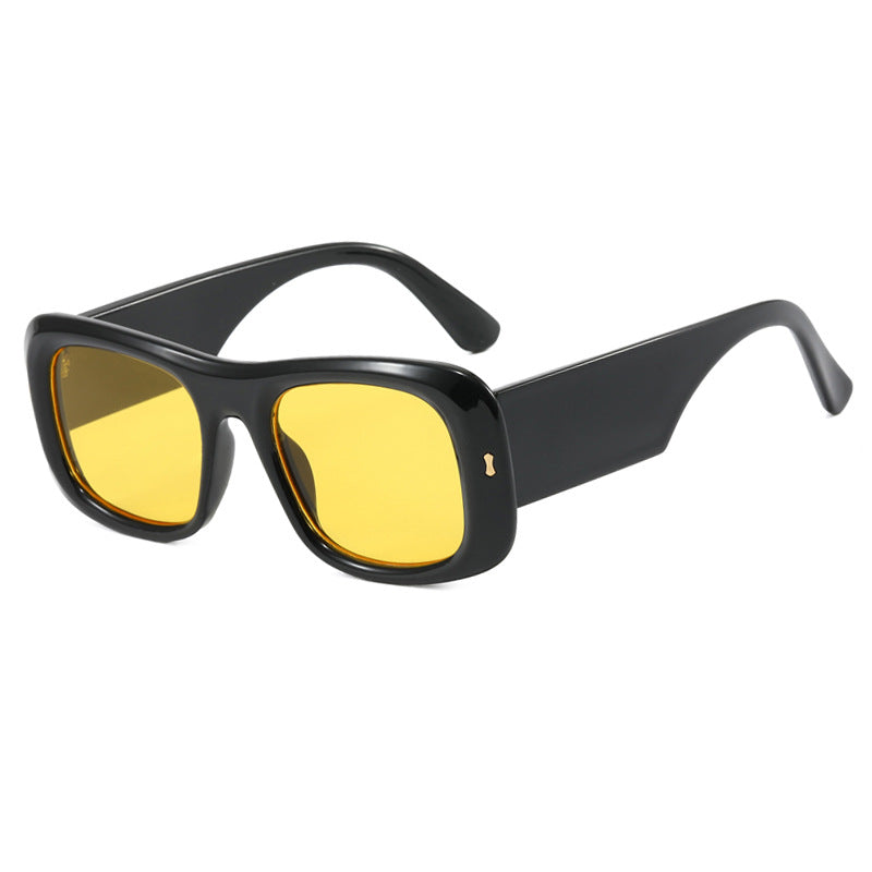 Women's square sunglasses with reflective protective lenses and modern frame construction Kalsten
