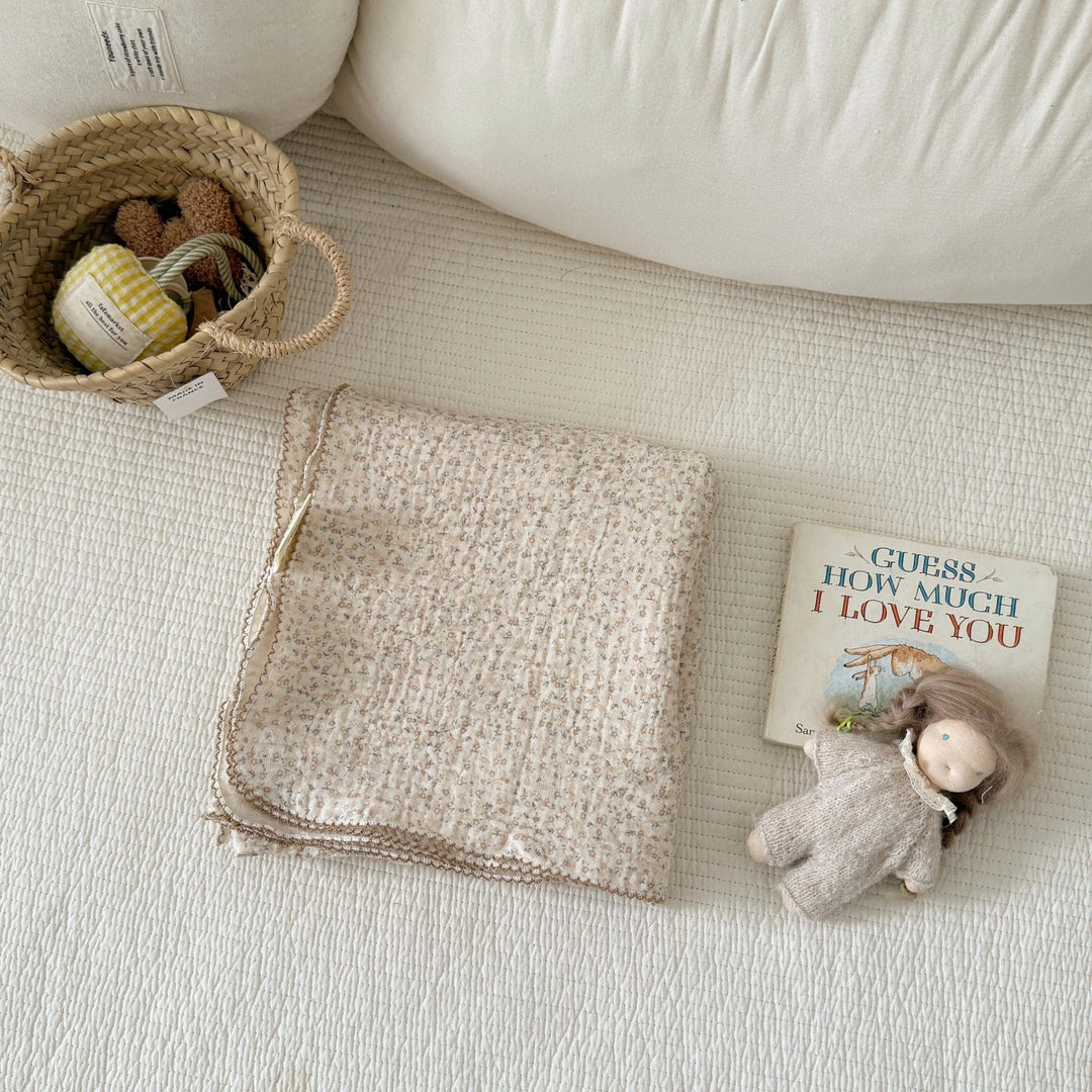 Unisex Cozy Muslin Blanket with Delicate Flower Pattern Kalsten