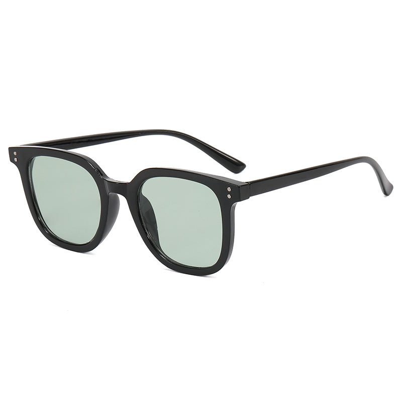 Ladies square designer glasses with thick frame and elegant profile Kalsten