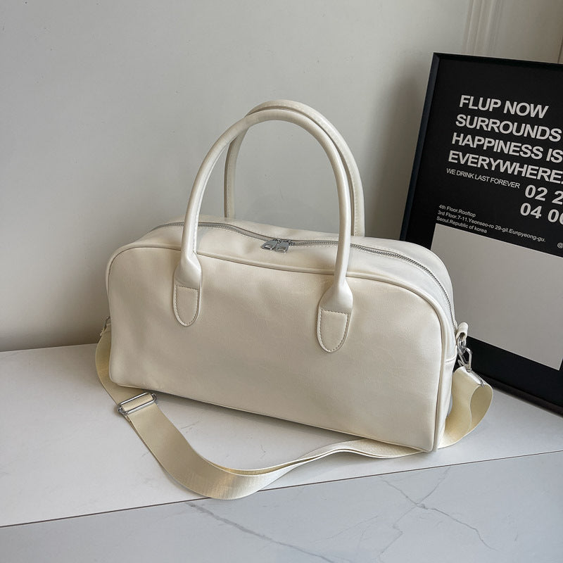 Elegant and Spacious Weekend Bag Made of High-Quality Synthetic Leather Kalsten