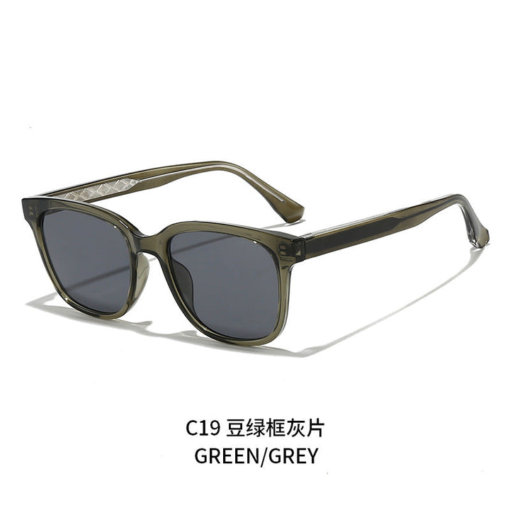 Women Retro-inspired Sunglasses with protected UV filter and sturdy frame Kalsten