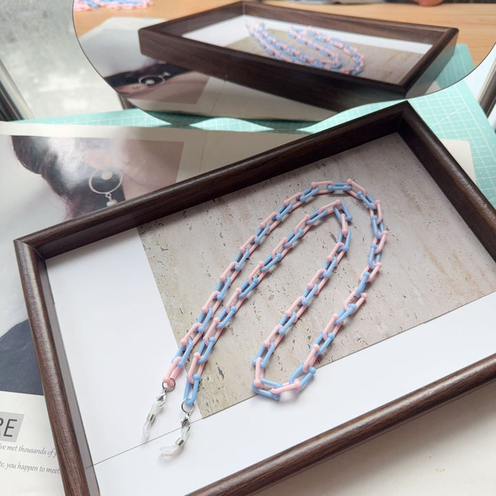 Chain Link Eyewear Holder Kalsten