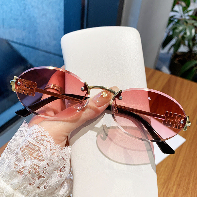 Ladies fashionable sunglasses in elegant oval design Kalsten