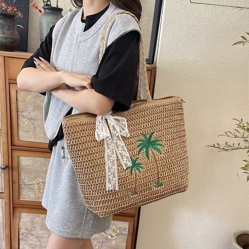 Summer basket bag with palm pattern Kalsten