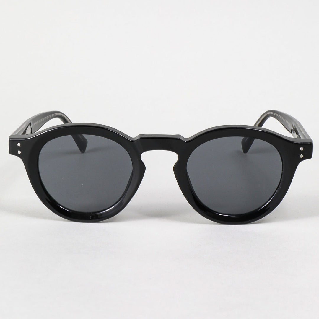 Ladies fashionable sunglasses in classic round style Kalsten