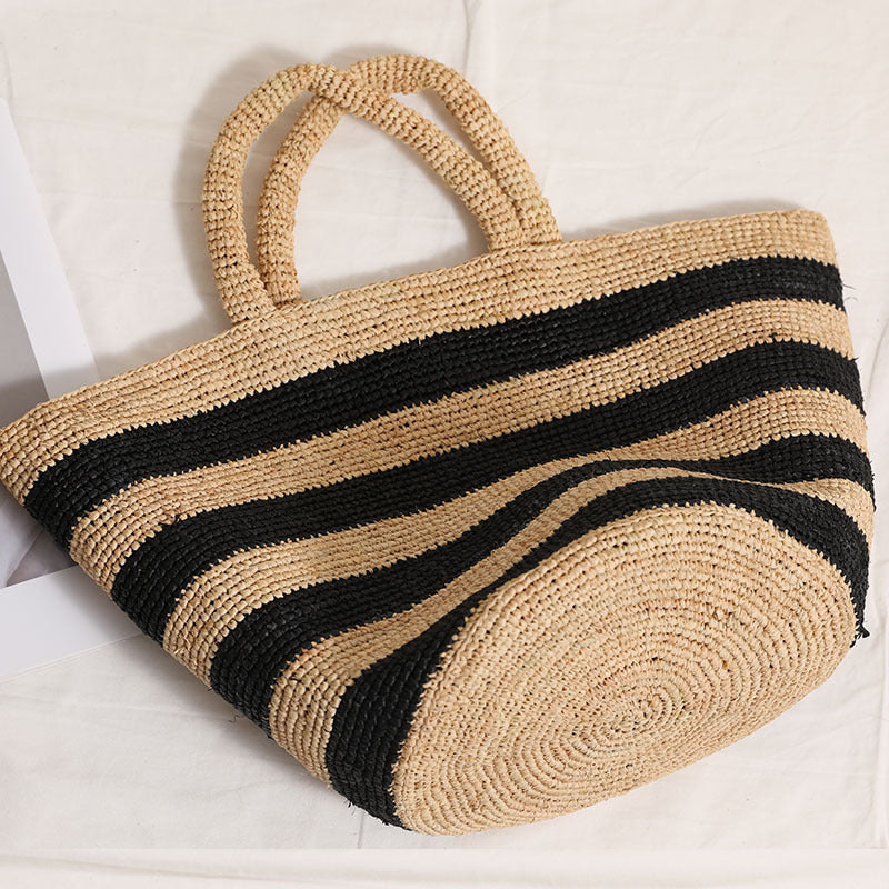Braided beach bag with modern striped pattern Kalsten