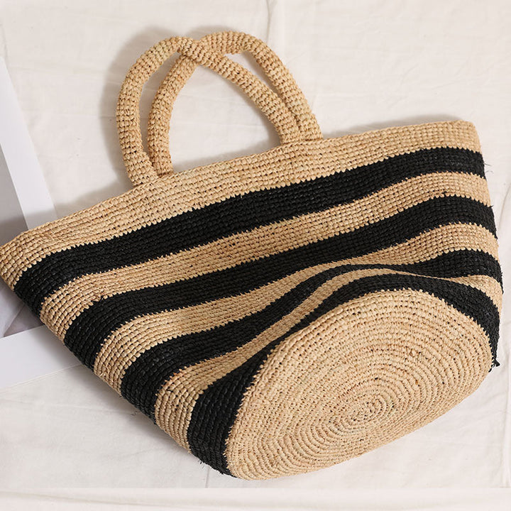 Braided beach bag with modern striped pattern Kalsten
