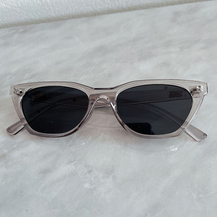 Ladies fashionable retro sunglasses with elegant design Kalsten