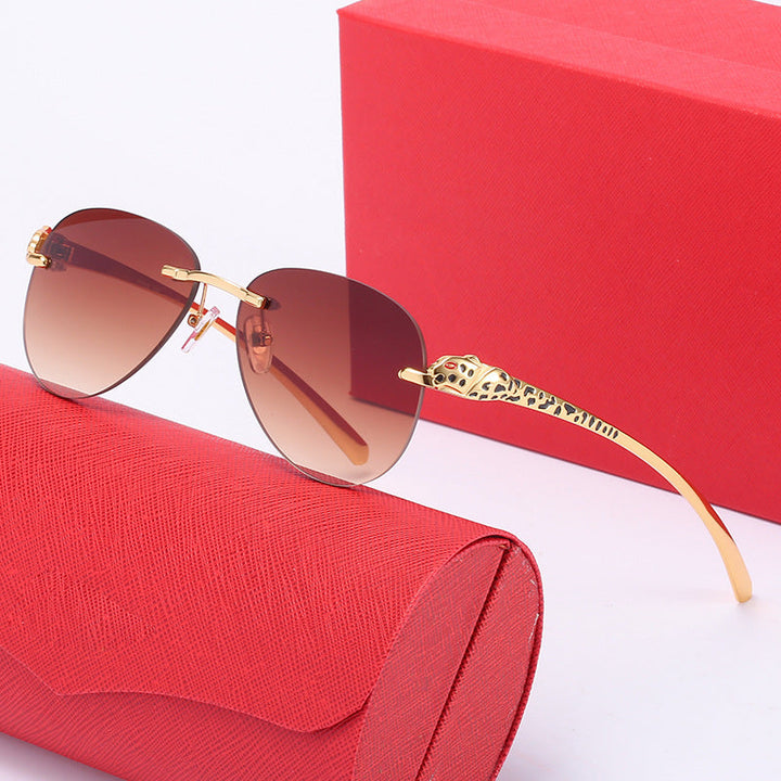 Ladies elegant pilot sunglasses with luxurious gold frame and protective lenses Kalsten