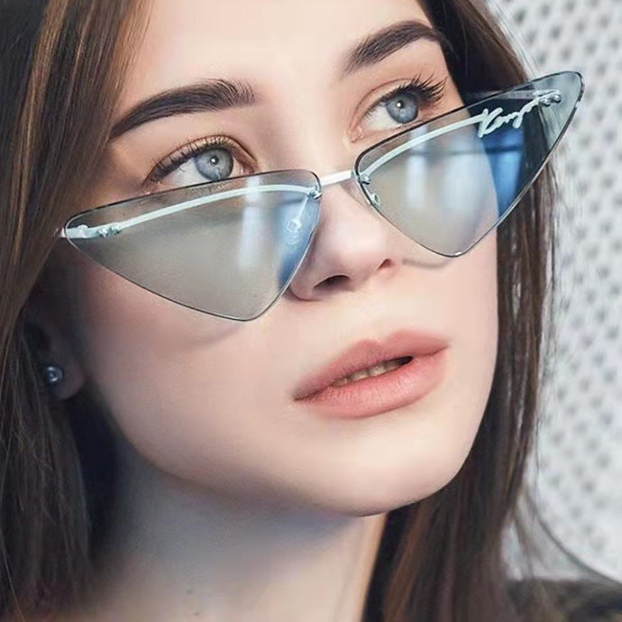 Ladies Trendy Cat-Eye Sunglasses with Feminine Frame Kalsten