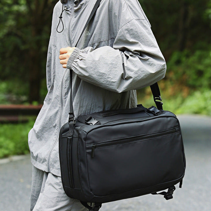 Practical shoulder bag with versatile compartments Kalsten