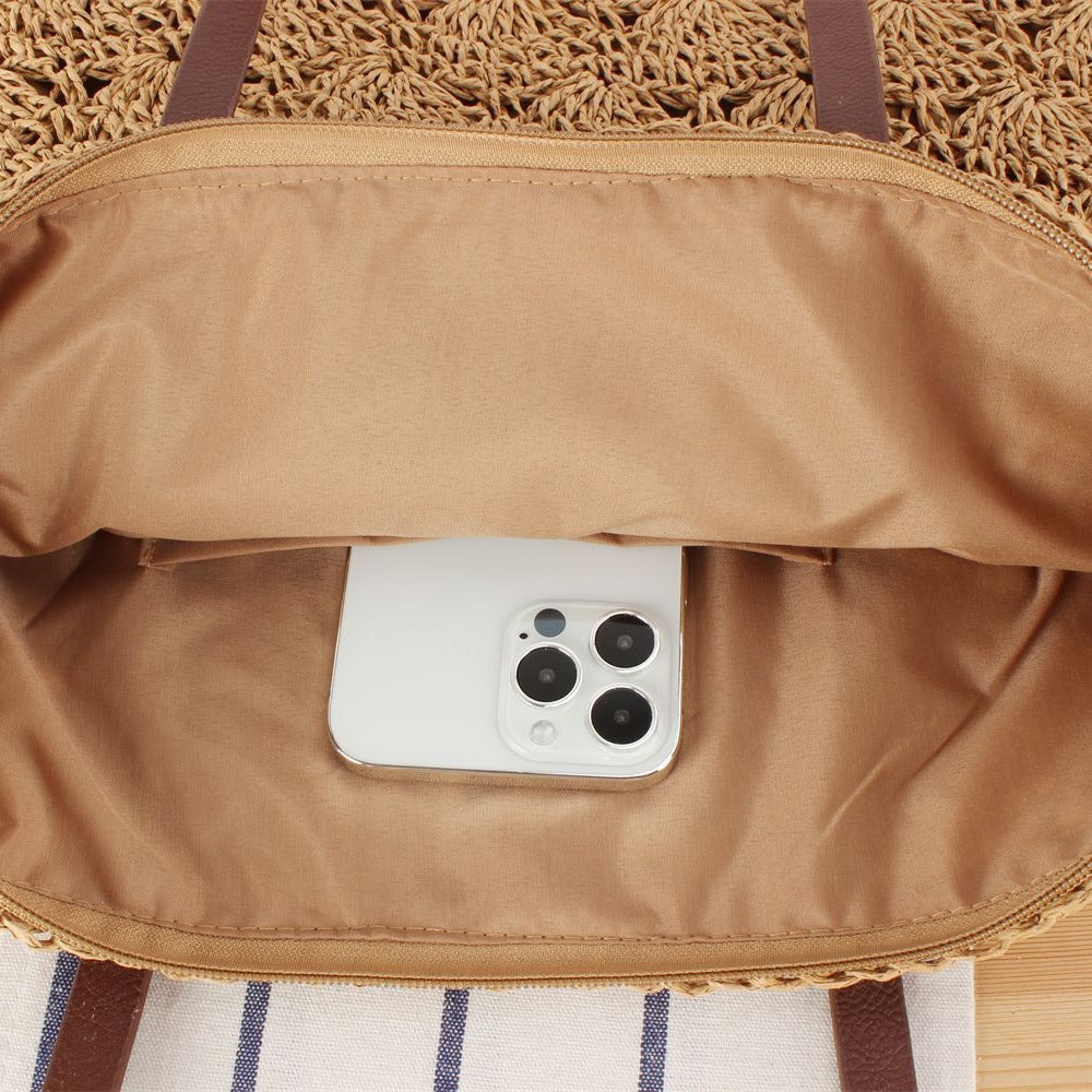 Stylish handbag made of woven natural material Kalsten
