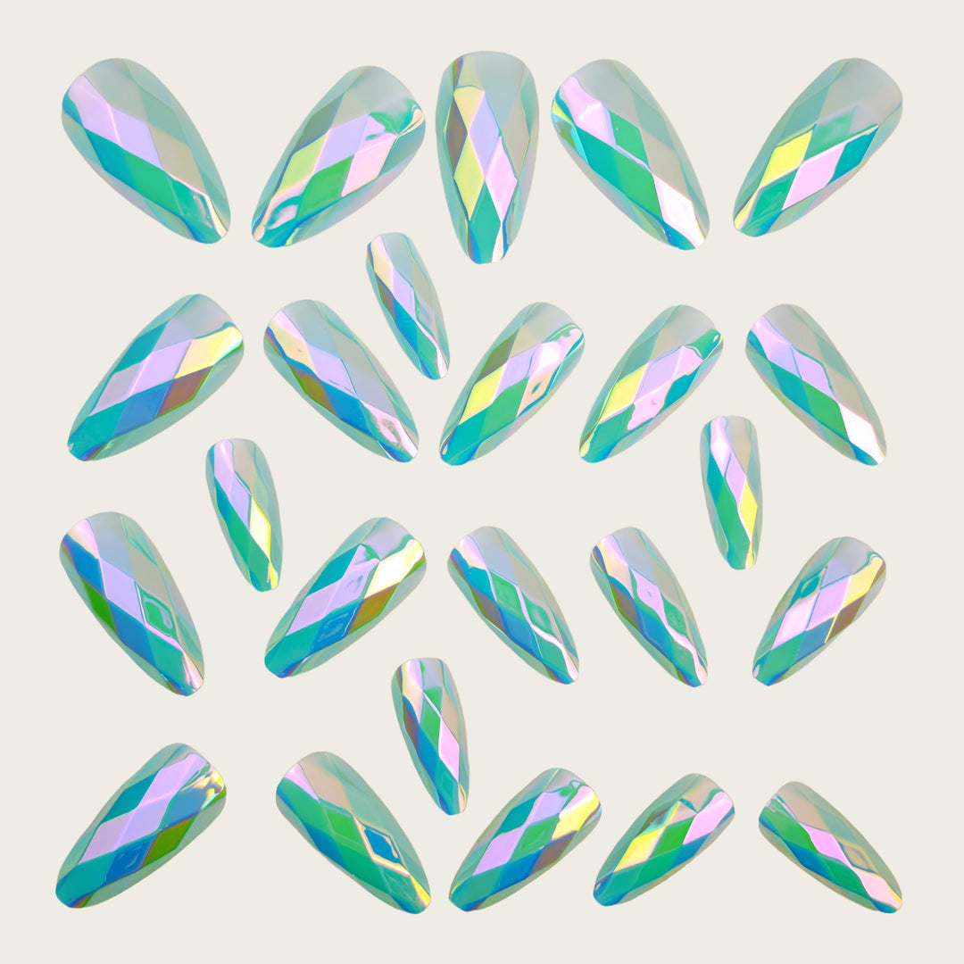 Art nails with faceted glitter design Kalsten