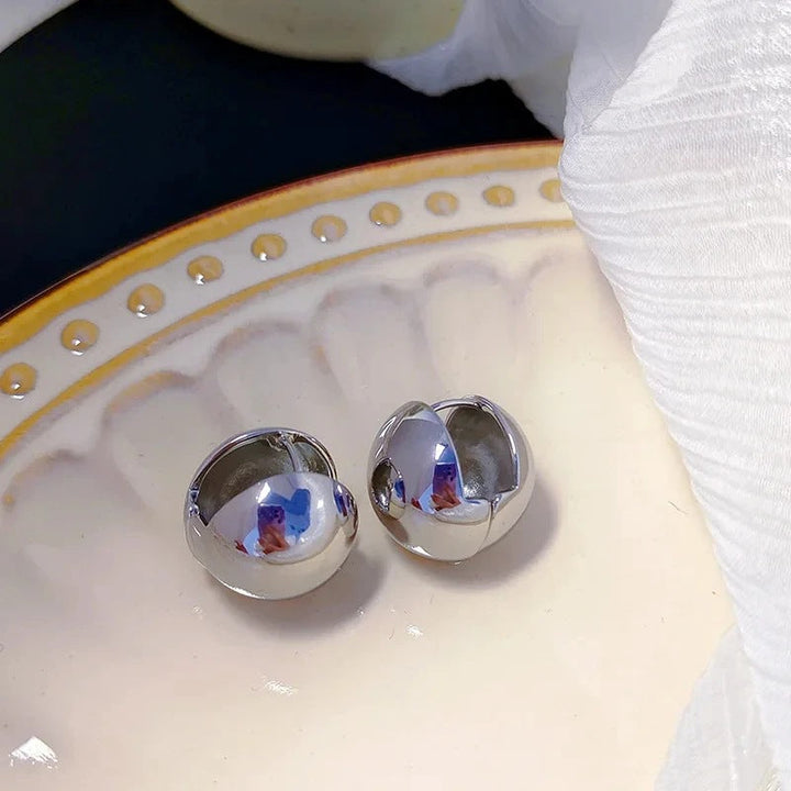 Elegant earrings made of high-gloss metal Kalsten