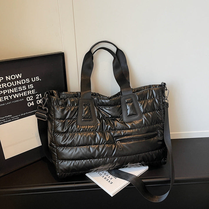 Leisure bag with padded interior and removable shoulder strap Kalsten