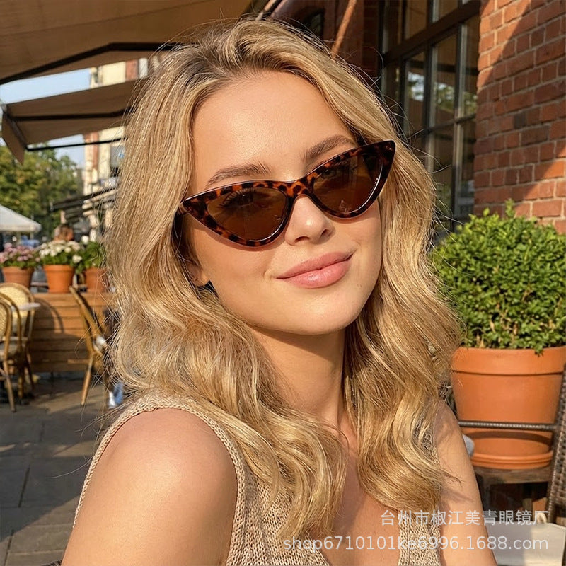 Ladies Cat-Eye Sunglasses with Elegant Tortoiseshell Pattern Kalsten