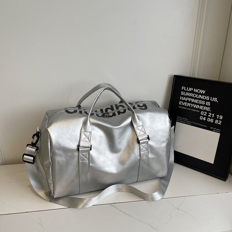 Sporty travel bag with robust design and adjustable shoulder strap Kalsten