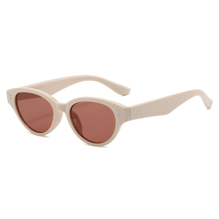Women Cat-Eye Sunglasses with retro-inspired frame structure Kalsten