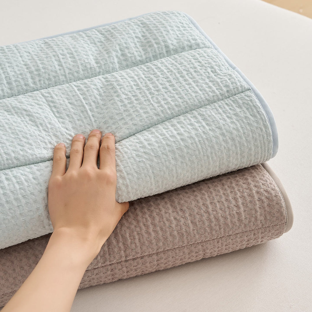 Breathable neck support with texture Kalsten
