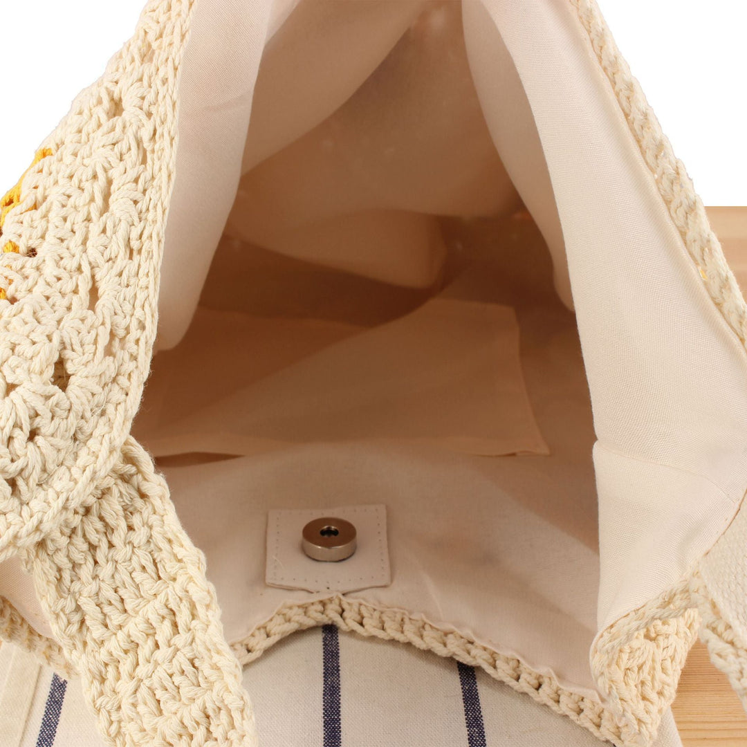 Crochet shoulder bag with playful sunflower pattern Kalsten