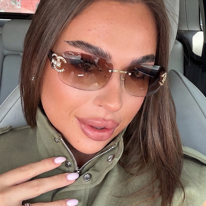 Women's fashionable sunglasses with luxurious geometric frame and protective UV filter Kalsten
