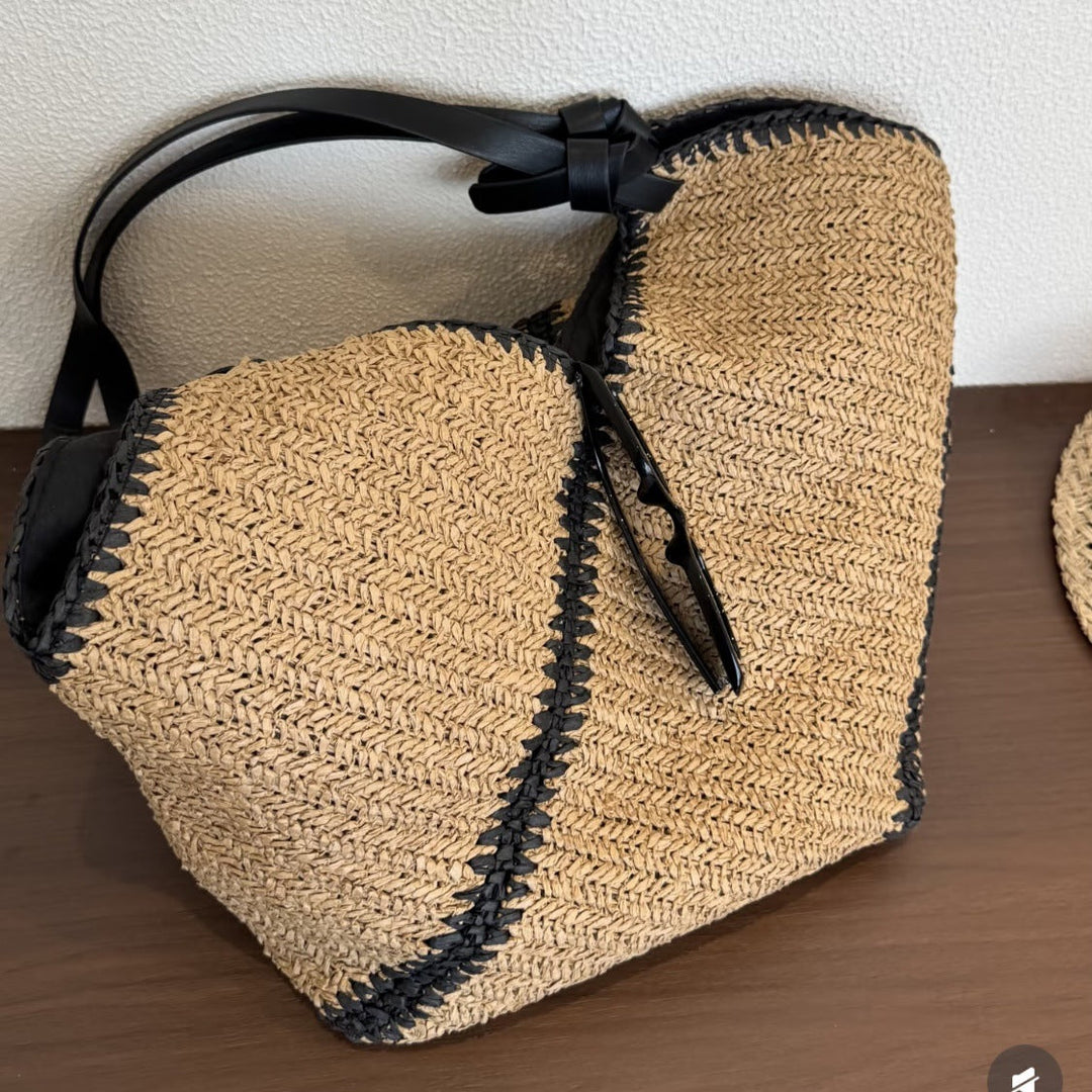 Generous shopping bag with handcrafted wave pattern Kalsten