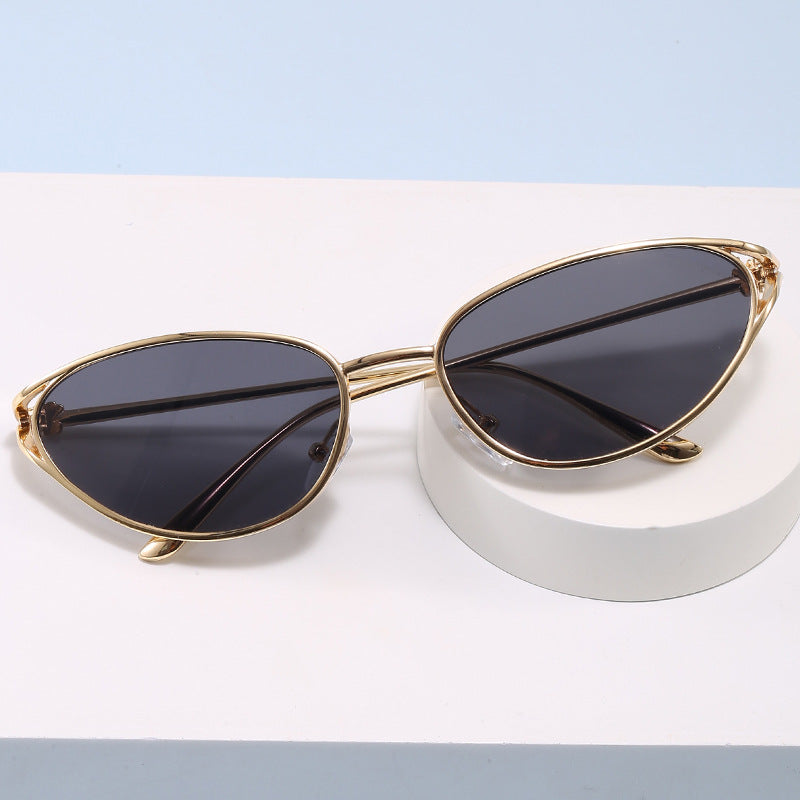 Trendy Cat-Eye Sunglasses with Metallic Frame Kalsten