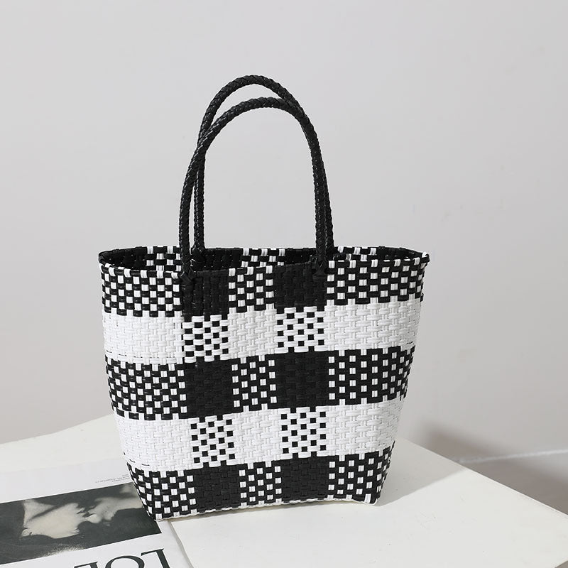 Handmade basket bag in modern check pattern Kalsten