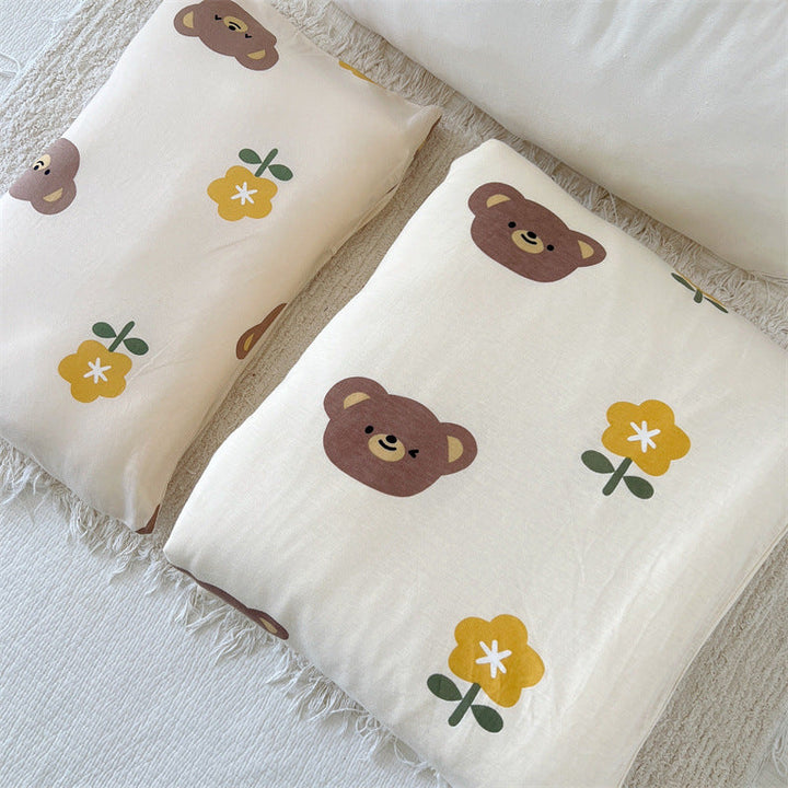 Unisex cotton pillowcase with cheerful bear design Kalsten