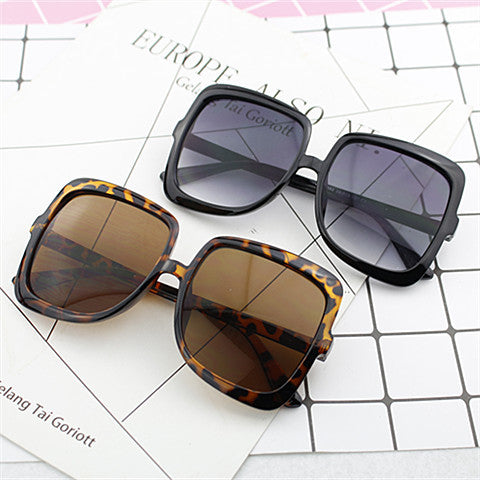 Women’s Geometric Sunglasses in Modern Design Kalsten