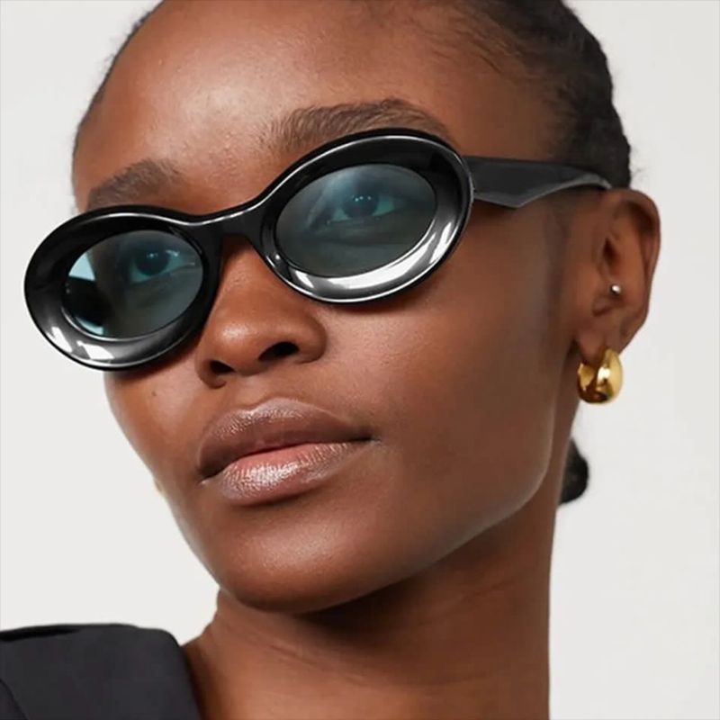 Women's oval sunglasses with modern lenses Kalsten