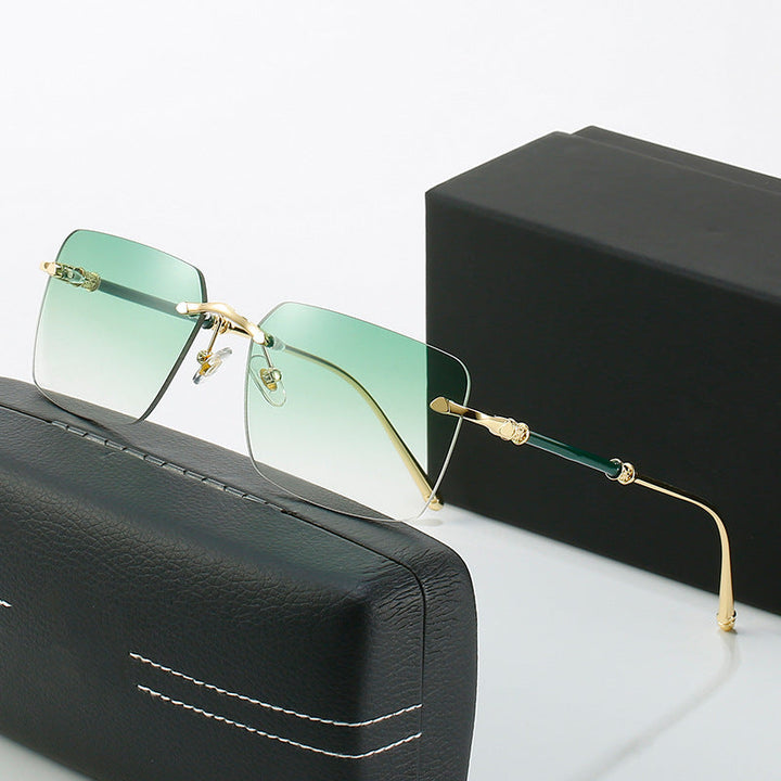 Women's fashionable sunglasses with square frame and luxurious accents Kalsten