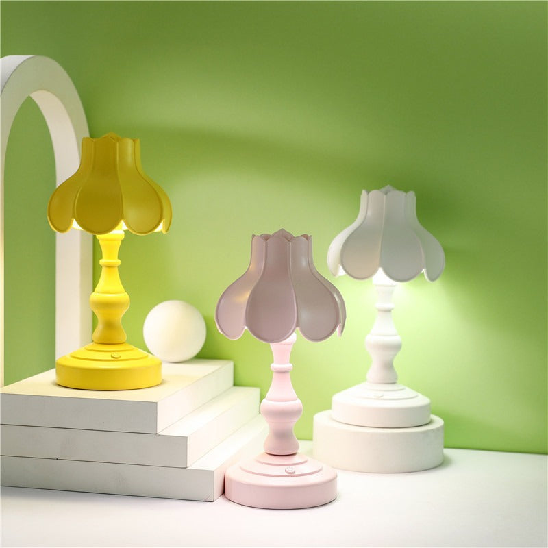 Unisex Decorative Table Lamp in Flower-Shaped Design Kalsten
