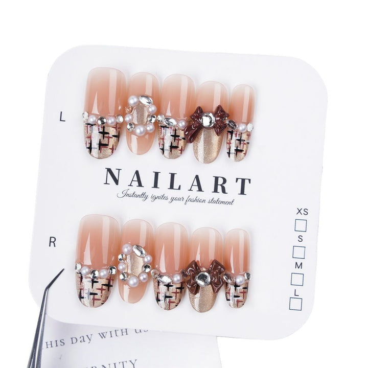 Artificial nails with glamorous decor Kalsten