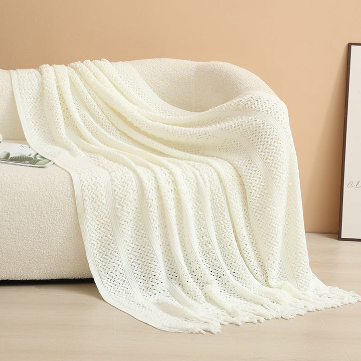Women knitted throw blanket with fringes Kalsten