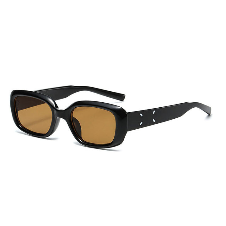 Ladies Retro-Inspired Sunglasses with Curved Frame Kalsten