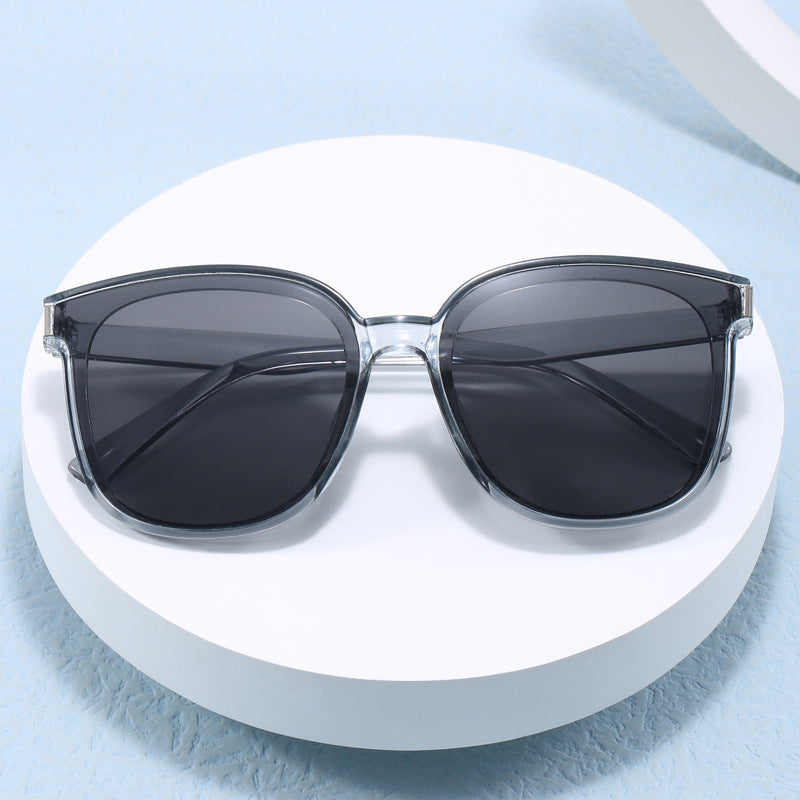 Women's stylish sunglasses with fashionable design Kalsten